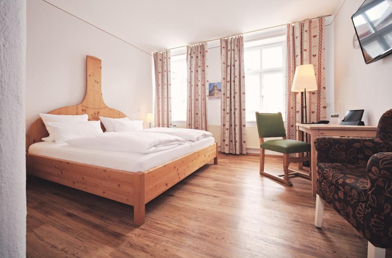 Hotel & Brauereigasthof Drei Kronen メンメルスドルフ エクステリア 写真
