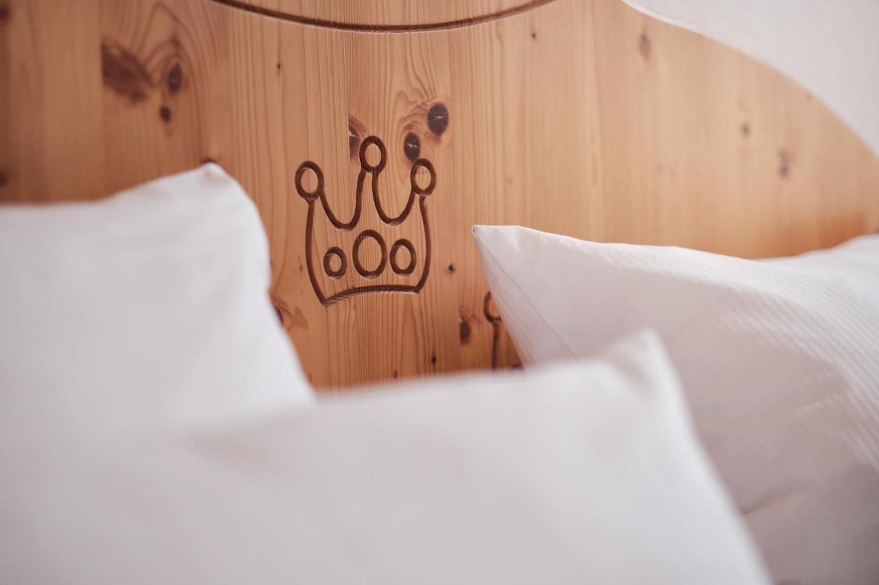 Hotel & Brauereigasthof Drei Kronen メンメルスドルフ エクステリア 写真