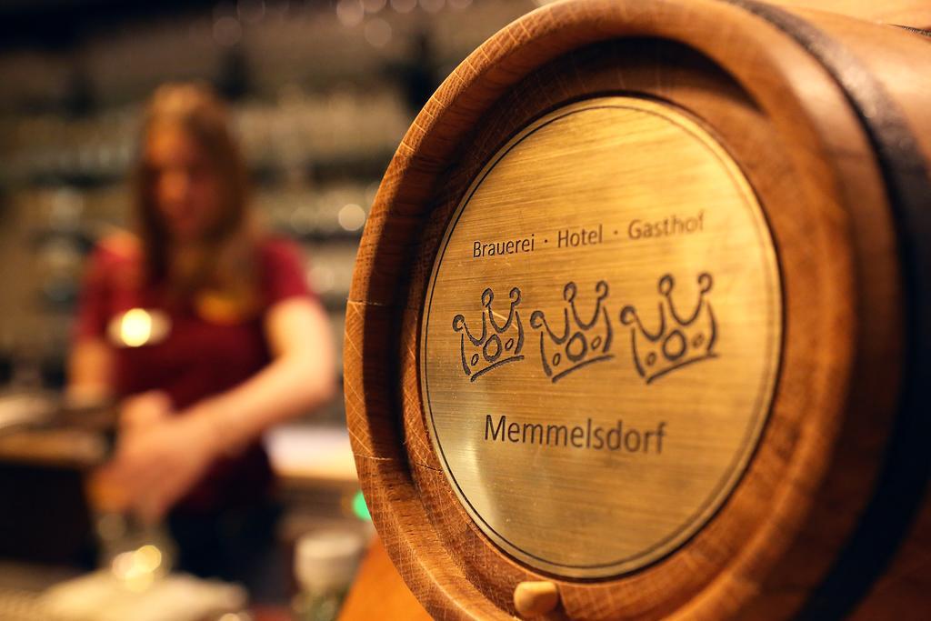 Hotel & Brauereigasthof Drei Kronen メンメルスドルフ エクステリア 写真