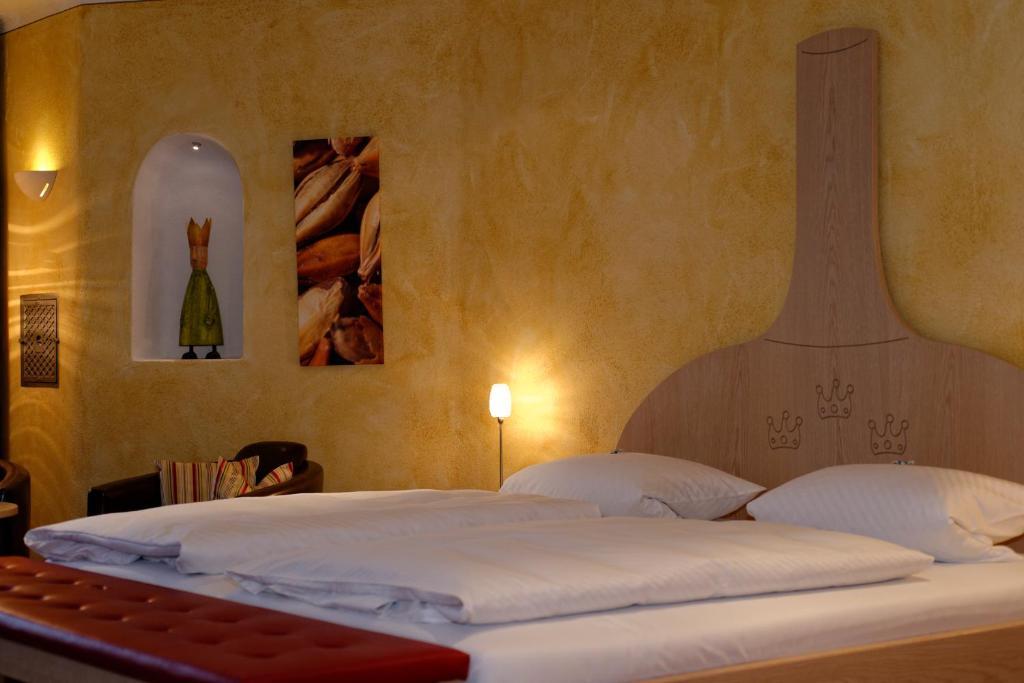 Hotel & Brauereigasthof Drei Kronen メンメルスドルフ エクステリア 写真