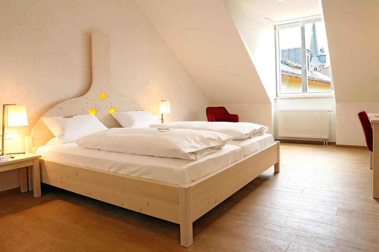 Hotel & Brauereigasthof Drei Kronen メンメルスドルフ エクステリア 写真