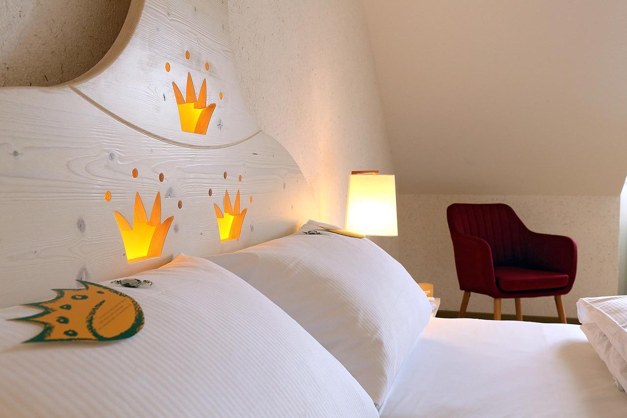 Hotel & Brauereigasthof Drei Kronen メンメルスドルフ エクステリア 写真